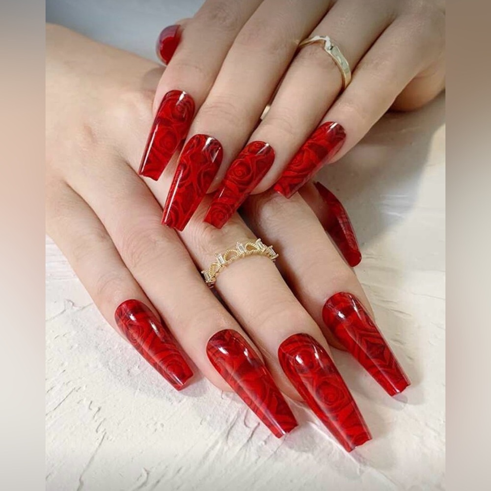 Red Rose Metallic Coffin Nail Kit, 24-Piece Press-On Nails, New